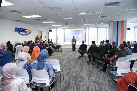 Town Hall RAC Bil.4 2025