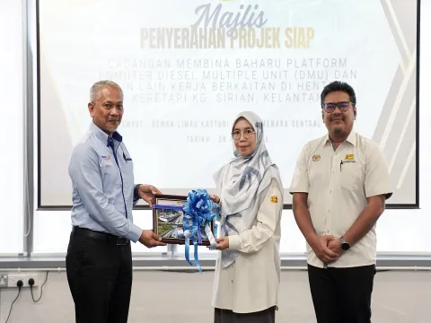 Majlis Penyerahan Projek Bagi Kerja-Kerja Membina Platform Tambahan untuk Tren DMU untuk Hentian Kg Sirian