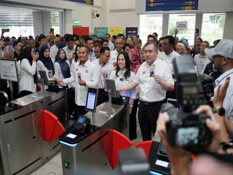 Majlis Peluncuran Operasi Pengkhidmatan Shuttle Selatan