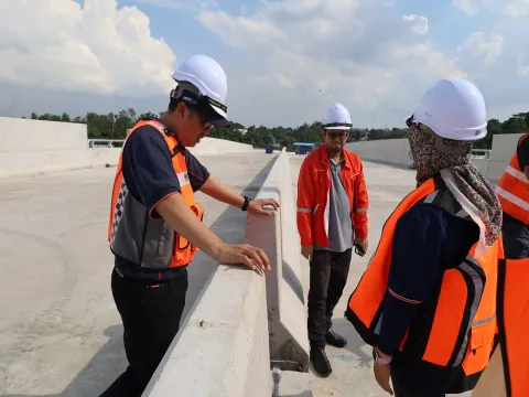 Lawatan ke Projek Cadangan Mereka Bentuk, Membina dan Menyiapkan Viaduct Merentasi Depoh Kempas Baru