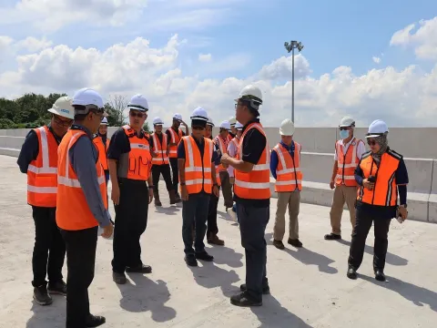 Lawatan ke Projek Cadangan Mereka Bentuk, Membina dan Menyiapkan Viaduct Merentasi Depoh Kempas Baru