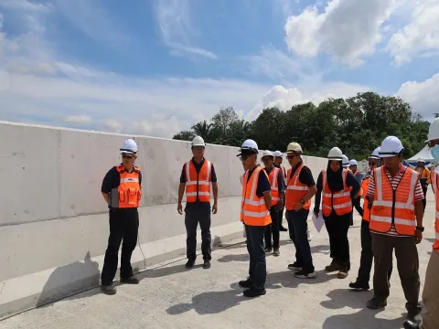 Lawatan ke Projek Cadangan Mereka Bentuk, Membina dan Menyiapkan Viaduct Merentasi Depoh Kempas Baru