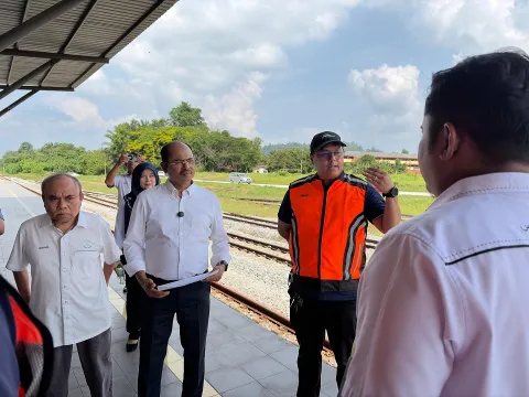 Lawatan Kerja di Stesen Padang Tengku