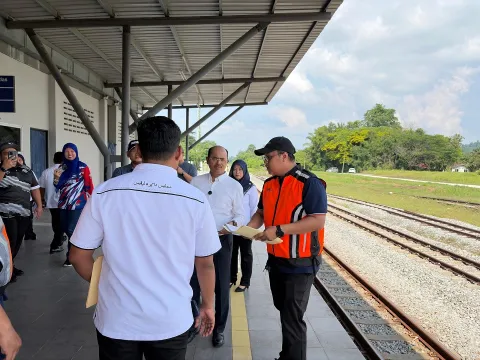 Lawatan Kerja di Stesen Padang Tengku